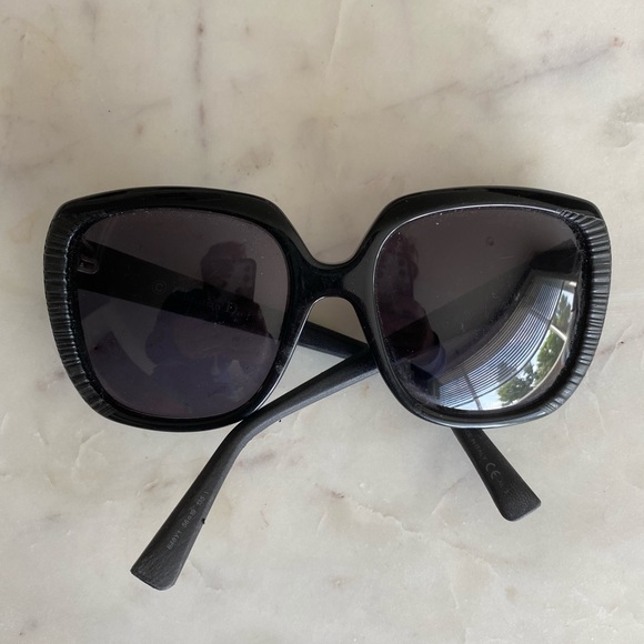 Sale! 100% auth Dior sunglasses - Picture 11 of 16